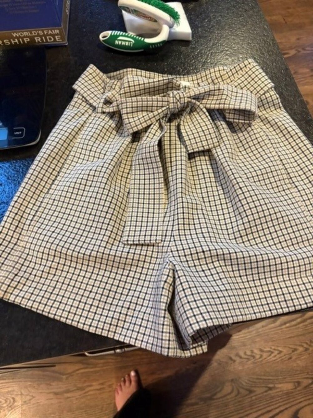 Wilfred shorts - Aritizia size 4 cute belted pull on